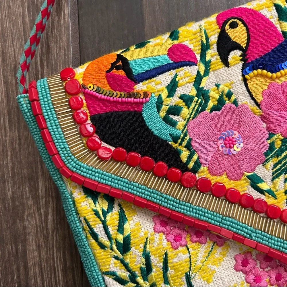 Ethnique embroidered floral